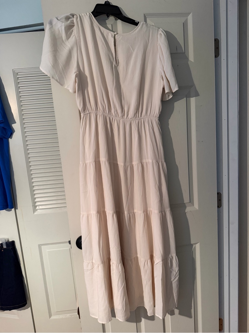 Women's Cream Tiered Short-Sleeve Maxi Dress